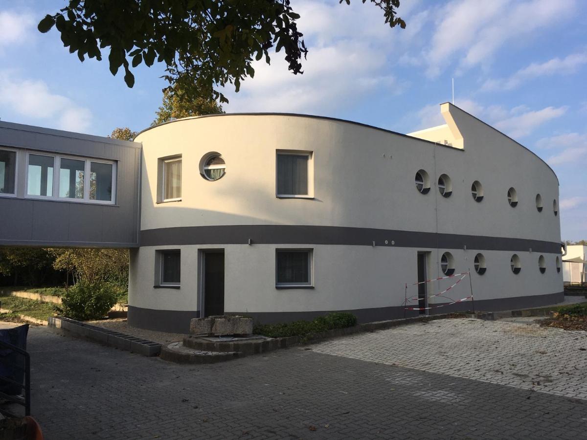 Nautilus Étterem és Panzió Hotel Dabas Exterior foto