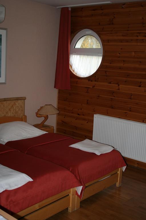Nautilus Étterem és Panzió Hotel Dabas Quarto foto