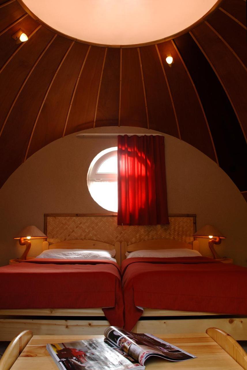Nautilus Étterem és Panzió Hotel Dabas Exterior foto